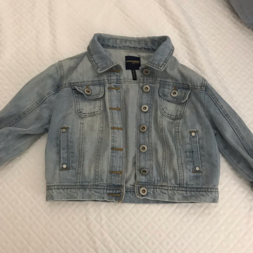 Short jeans jacket